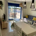 4 Personas, Amplias Terrazas Y 2oo Mt De La Playa Apartamento Dénia
