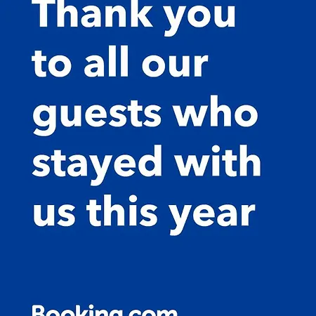 4 Personas, Amplias Terrazas Y 2oo Mt De La Playa * Denia