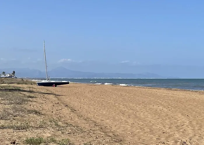 4 Personas, Amplias Terrazas Y 2oo Mt De La Playa Denia