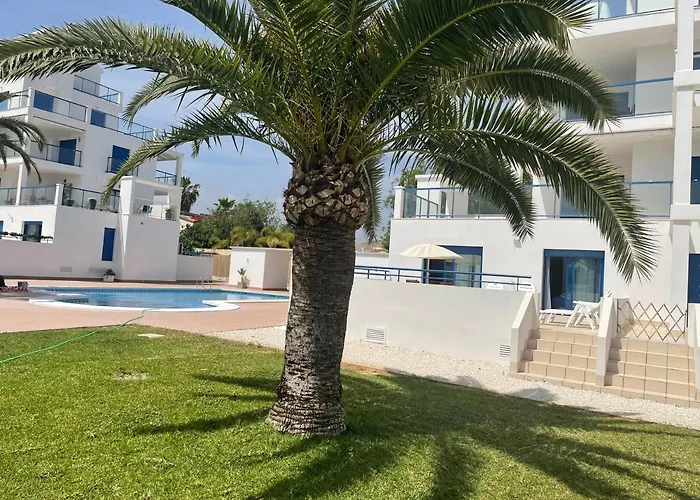 4 Personas, Amplias Terrazas Y 2oo Mt De La Playa Denia