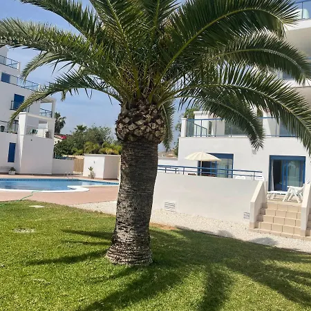 4 Personas, Amplias Terrazas Y 2oo Mt De La Playa Dénia