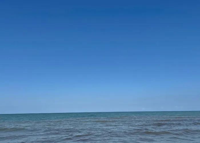 4 Personas, Amplias Terrazas Y 2oo Mt De La Playa *