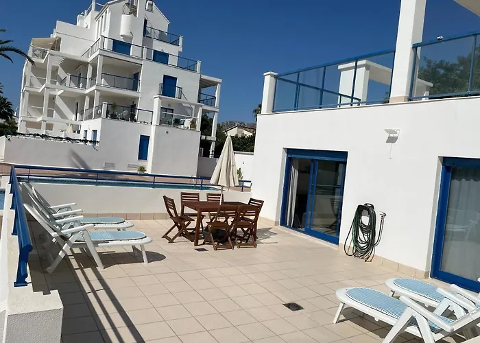 4 Personas, Amplias Terrazas Y 2oo Mt De La Playa * Dénia