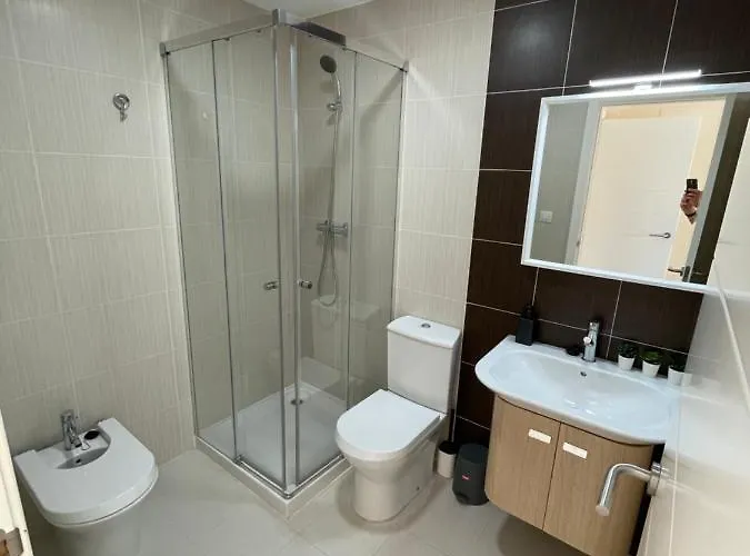 4 Personas, Amplias Terrazas Y 2oo Mt De La Playa Dénia