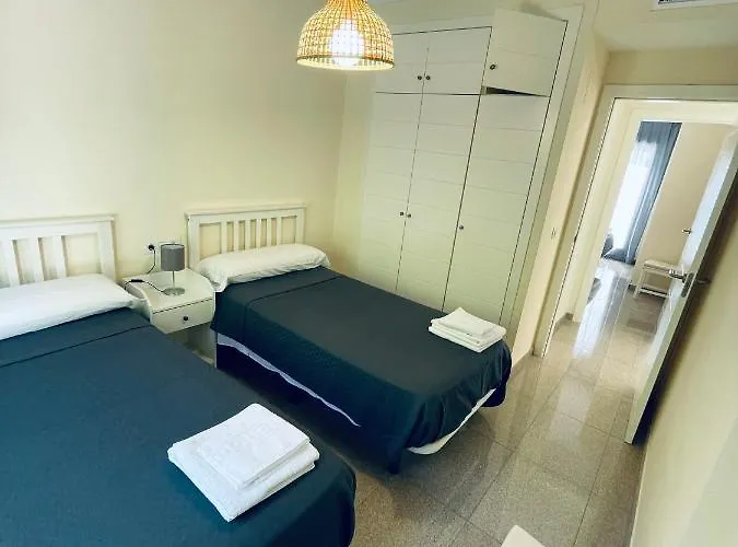 4 Personas, Amplias Terrazas Y 2oo Mt De La Playa Appartement *