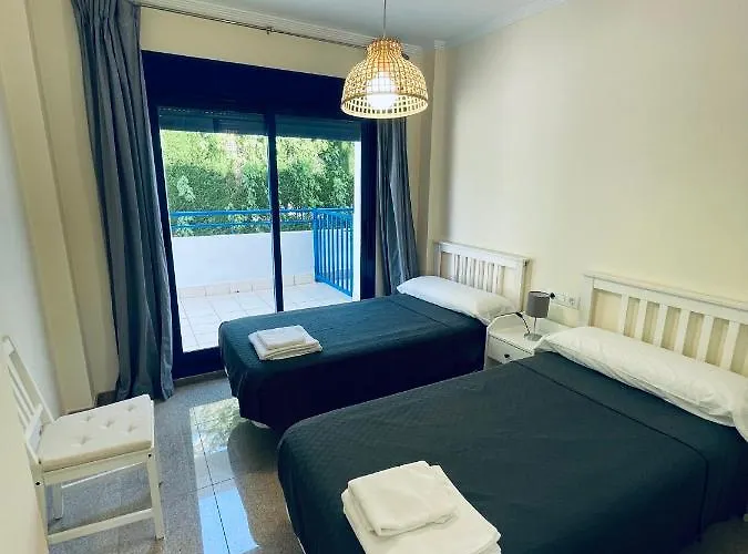 4 Personas, Amplias Terrazas Y 2oo Mt De La Playa Dénia