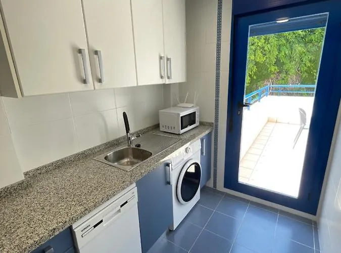 4 Personas, Amplias Terrazas Y 2oo Mt De La Playa Appartement *